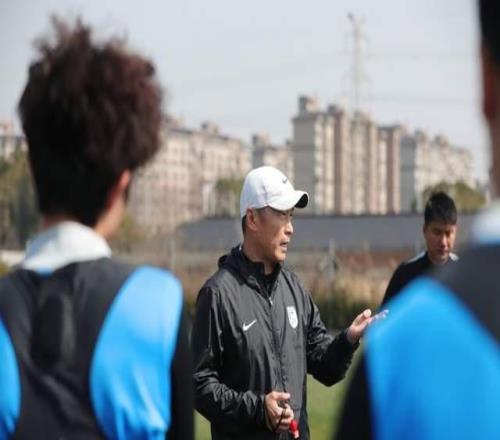 阿奇姆彭戰(zhàn)舊主，大連約戰(zhàn)中甲隊(duì)+河南隊(duì)曹海清+宋岳有球訓(xùn)練