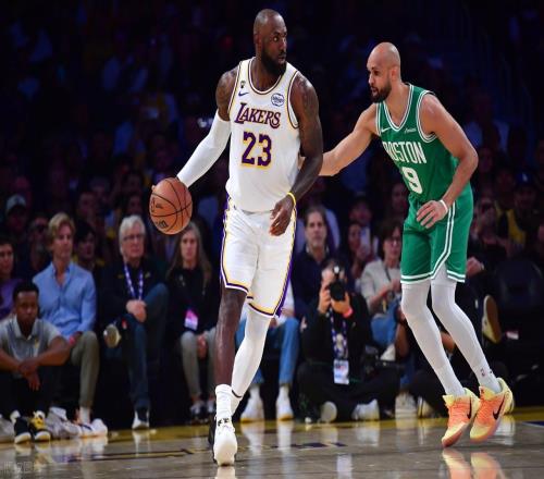 湖人89111慘敗凱爾特人，詹姆斯空創(chuàng)NBA第一神跡，布朗32+8+7