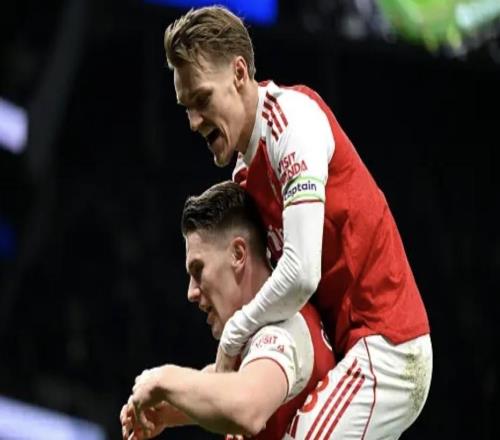 內(nèi)維爾：哲凱賴什像攻城錘熱刺輸給了實力明顯更強的對手