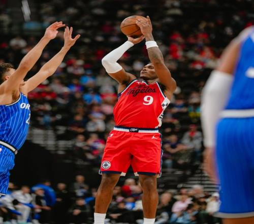 賺翻！場(chǎng)均22+6+4，洛杉磯的大腿啊，終于來了，2換5，不虧