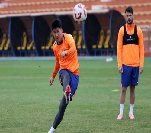 泰山隊6老將進合同年，彭嘯專注一隊劉彬彬外租還有戲名單初定