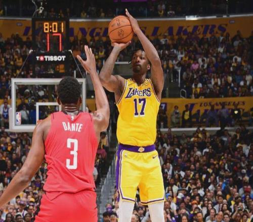 2分6犯規(guī)！4年5300萬！恭喜湖人逃過一劫