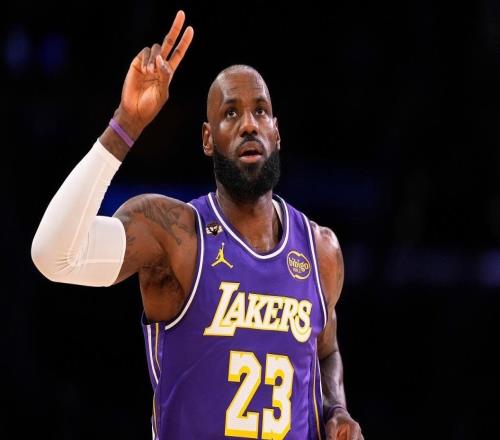 詹姆斯首次表態(tài)：加盟熱火就是為了總冠軍，在騎士我做不到