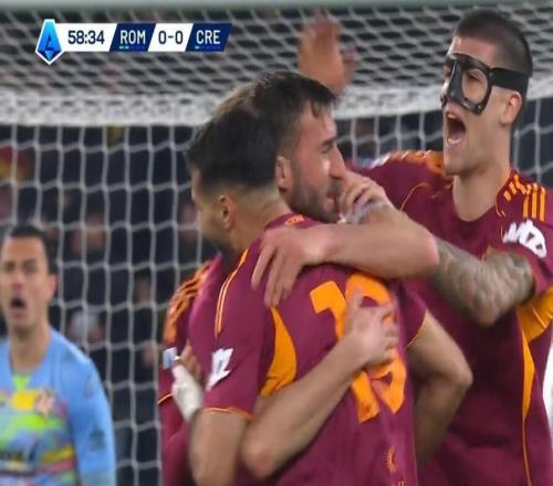 自2017年以來，克里斯坦特意甲15次頭球得分所有中場球員第一