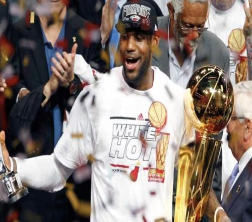 詹姆斯：當(dāng)年去熱火就是為了總冠軍，當(dāng)時感覺在騎士沒有機(jī)會