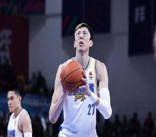 周琦：眼傷還需時間邊打邊恢復(fù)麥基加盟后五個外援各有特點