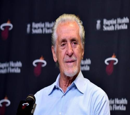 湖人為萊利樹(shù)立的雕像揭幕他和禪師誰(shuí)是隊(duì)史最偉大主帥