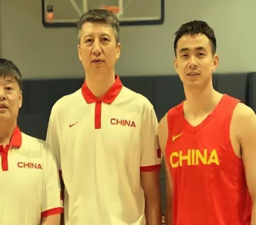 中國男籃VS日本12人預測！5后衛(wèi)+3中鋒必選，雙子星必用,剩下4選2