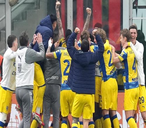 意甲最新積分戰(zhàn)報(bào)：兩大強(qiáng)隊(duì)落敗，羅馬狂勝，甩開尤文4分