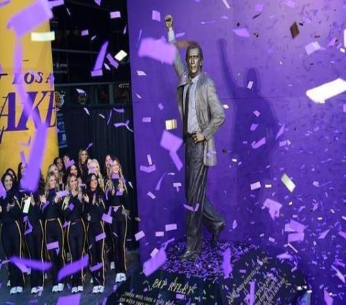 湖人為傳奇前教練帕特萊利樹立的雕像正式揭幕