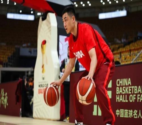 球迷熱議中國(guó)男籃14人出征名單官方評(píng)論區(qū)被沖爆高詩(shī)巖頻繁被點(diǎn)名