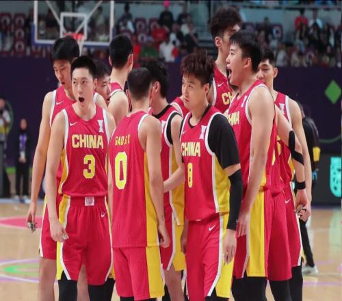 男籃正式公布14人名單，后衛線一看配置就是軟肋，球迷：失望透頂