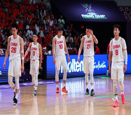 官宣！男籃14人名單！趙睿領(lǐng)銜，郭士強(qiáng)主動(dòng)調(diào)整8人，龐崢麟落選