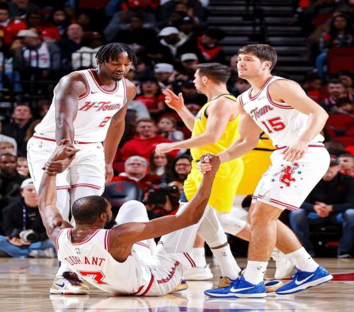 數(shù)據(jù)狂跌！火箭最慘引援誕生，4年5300萬(wàn)+三分24.6%，湖人好險(xiǎn)啊