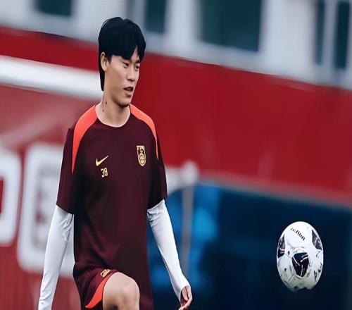 上港邊后衛(wèi)迎來久違強援回歸助陣！曾是U23國足主力，值得期待