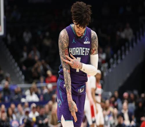 約基奇35+20+12+3+2無緣今日最佳球員！因?yàn)槿蝓U爾37+7+8創(chuàng)紀(jì)錄