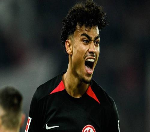 圖片報：巴薩密切關注納撒尼爾布朗，法蘭克福要價6500萬歐