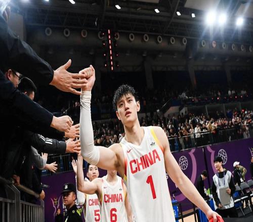 男籃大名單正式公布：CBA當(dāng)紅新星，郭士強(qiáng)為何棄之不用