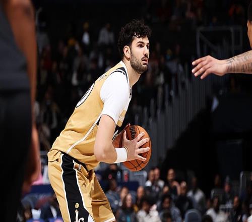 奇才為內(nèi)線新星送出3年長約，這次他會(huì)在球隊(duì)中站穩(wěn)腳跟嗎