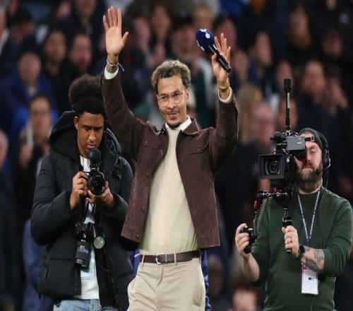 北倫敦德比中場(chǎng)時(shí)向球迷表達(dá)思念，阿里：你們是一輩子的家人