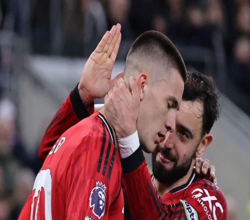 曼晚：切爾西、維拉丟分，爭(zhēng)四對(duì)手3月還要踢歐戰(zhàn)利好曼聯(lián)