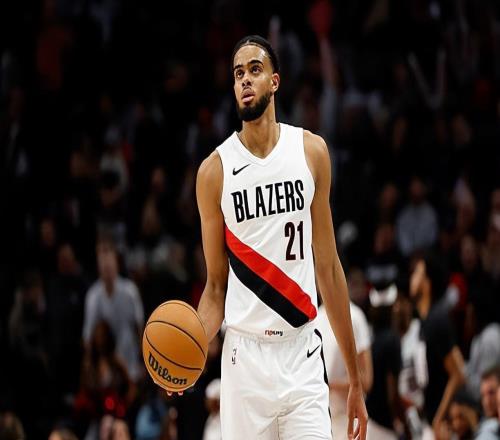 前腳剛剛被開拓者裁掉，側翼新星后腳就從灰熊得到了十日短合同