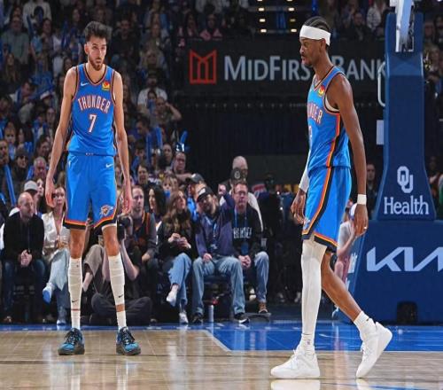 掀翻聯(lián)盟第1，登頂戰(zhàn)力第1！文班21+17+6大爆發(fā)，馬刺露冠軍相