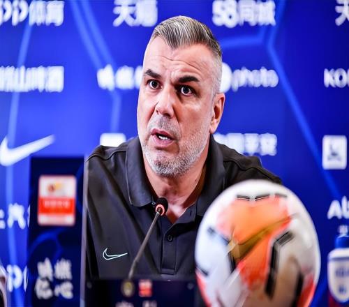 意外！金順凱剛在申花主力陣容站穩腳跟，下個月就要讓出首發位置