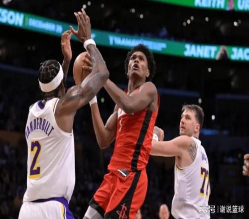 火箭大勝魚腩四喜臨門，升至第三且賽程友好，兩探花狀態(tài)漸入佳境