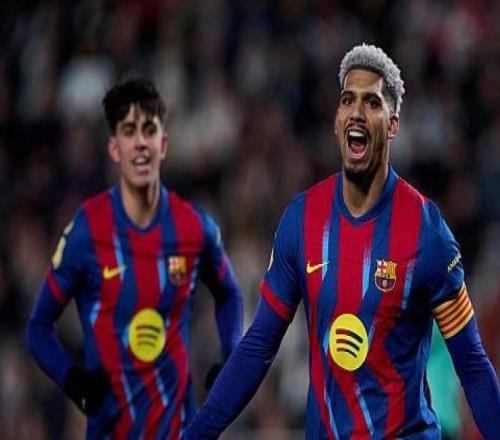 世體：阿勞霍志在奪回主力位置，今天巴薩全隊休息他仍加練