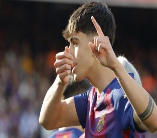 世體：貝爾納爾確實像布斯克茨，但他具備前插與進球能力