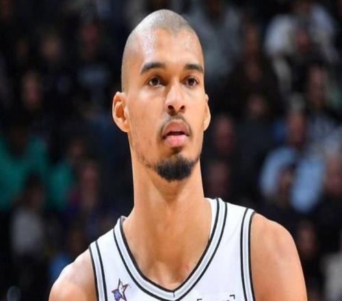 雷霆躺升聯(lián)盟第一！馬刺力克活塞豪取9連勝文班21+17+6帽