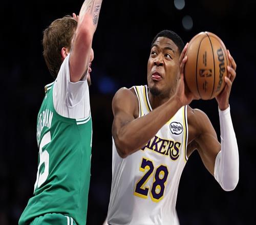 真不適合打替補(bǔ)！湖人鋒線大將的優(yōu)點(diǎn)完全沒有辦法發(fā)揮出來