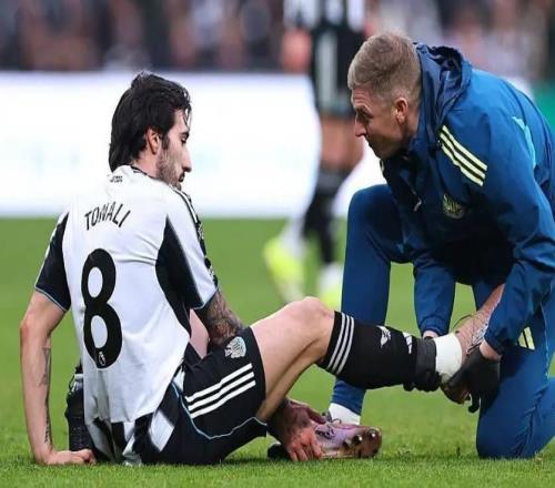 英媒：FIFA提議接受治療的球員在場外待一分鐘，預(yù)計會被通過