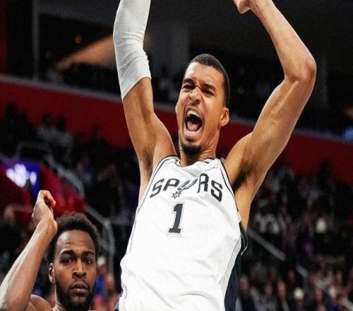 文班：活塞的風(fēng)格就是強(qiáng)硬身體對(duì)抗，我摔倒的次數(shù)確實(shí)有點(diǎn)多