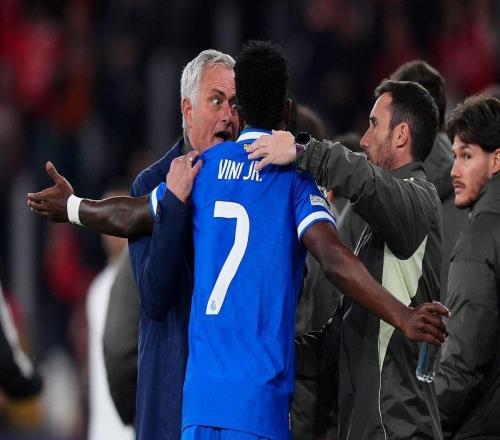 費迪南德：穆帥處理維尼修斯事件確有不當(dāng)，但他絕非種族主義者