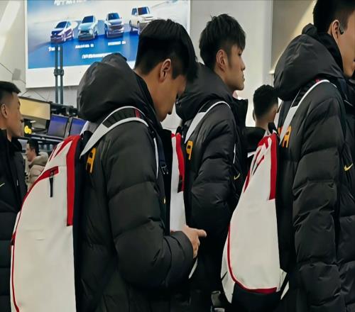 硬杠日本男籃！郭士強(qiáng)苦練：狹路相逢，中國(guó)男籃如何逆境重生