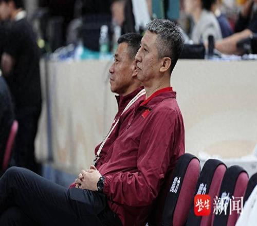 中國男籃客場挑戰(zhàn)日本，絕境之下力爭奪回出線主動權