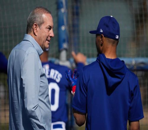 湖人新管理層就位！魔術師徹底退居幕后，不再插手球隊日常事務