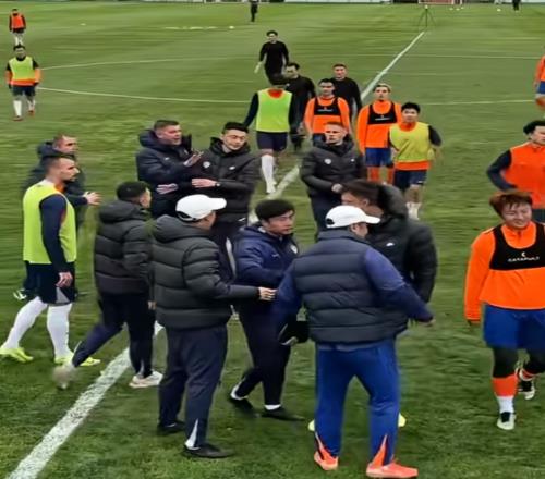 23！泰山不敵海牛，37歲王大雷穩(wěn)坐主力，韓鵬中超前3輪或拿6分