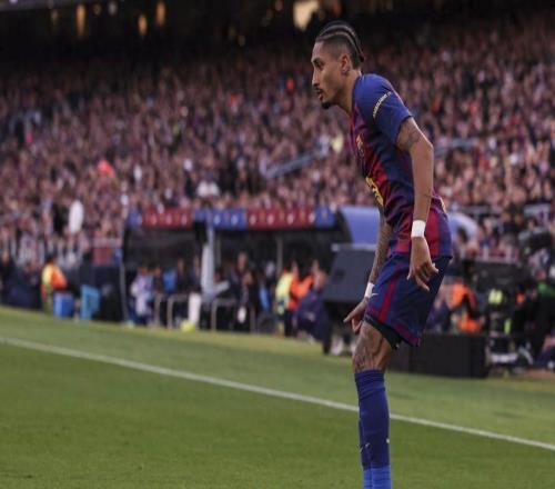 巴薩球星拉菲尼亞訪談：隊(duì)長(zhǎng)袖標(biāo)、偶像小羅與“第五個(gè)R”