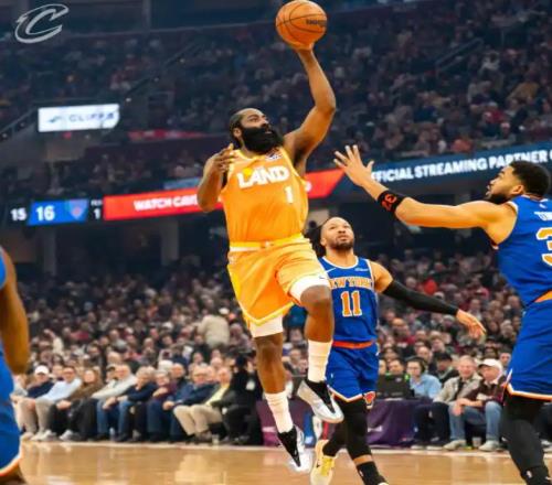 騎士復(fù)仇！裁判搶戲，哈登0罰球，米切爾18中5，尼克斯慘敗15分