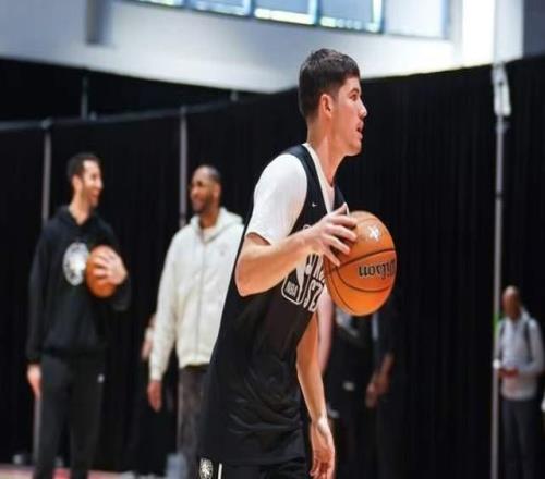 火箭隊迎戰(zhàn)克星，阿門缺陣防守下滑，12+3射手上位，啟用第三后衛(wèi)