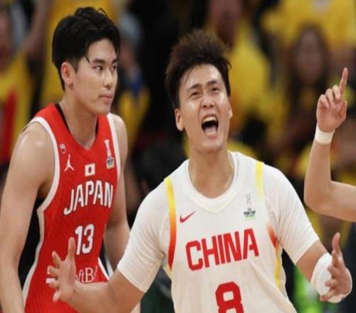 CCTV5直播中日對決，中國男籃內(nèi)線優(yōu)勢明顯，防守+護框很關鍵！
