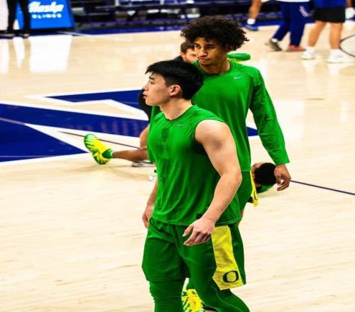 林葳：亞洲后衛(wèi)想在NCAA生存第一重要是會(huì)組織傳球，其次是防守