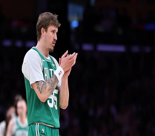 能力非常全面，凱爾特人側(cè)翼新星能夠在攻防兩端起到關(guān)鍵的作用