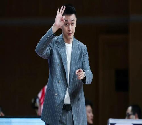 楊鳴最新消息！還在合同期內(nèi)，第二階段或重返遼寧執(zhí)教