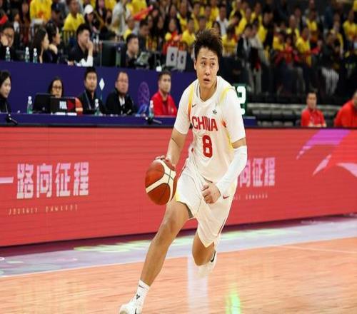 中國男籃對陣日本12人名單！內(nèi)線優(yōu)勢明顯，郭士強(qiáng)打造全新鋒線群