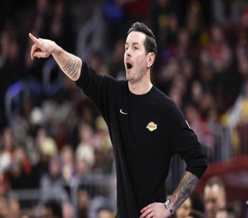 湖人109110魔術(shù)4壞消息！東契奇拒投絕殺，內(nèi)線+雷迪克問題太大