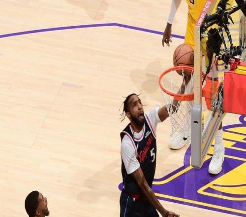 最后6秒的致命猶豫：東契奇?zhèn)髑蛟崴秃藙倮不式^殺打鐵暴露戰(zhàn)術(shù)頑疾